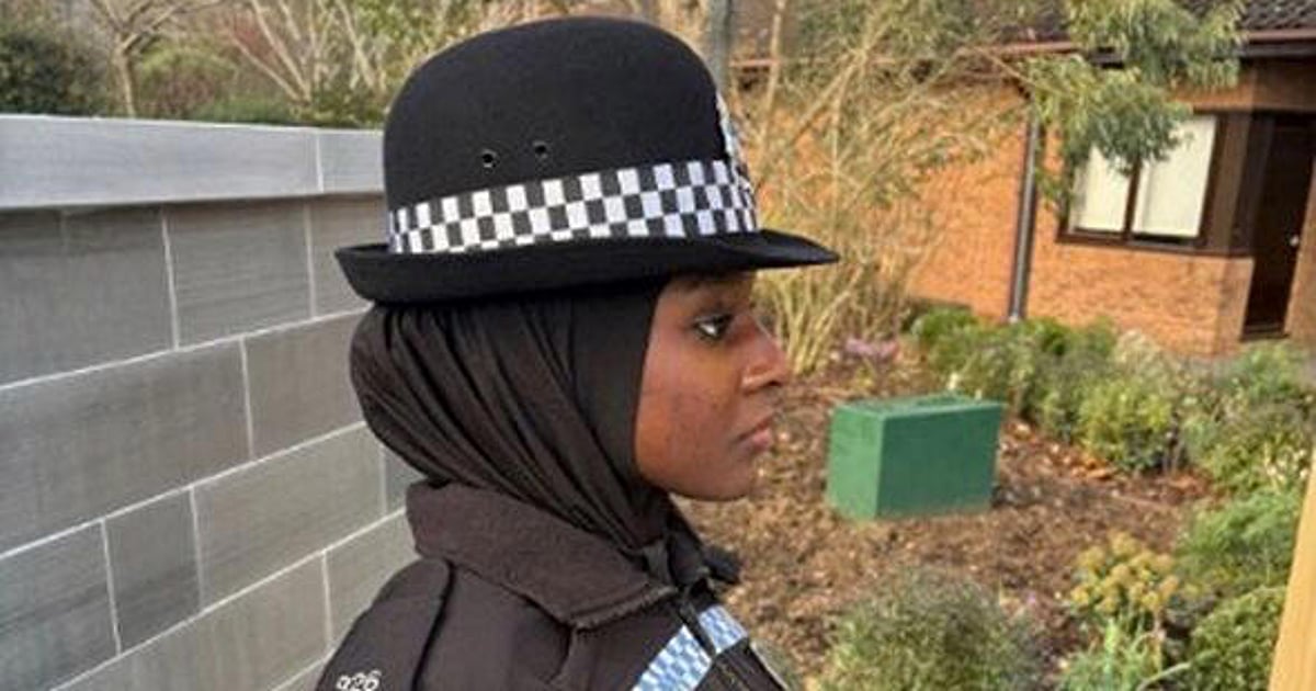 Hijab Magnético para Agentes Muçulmanas no Reino Unido