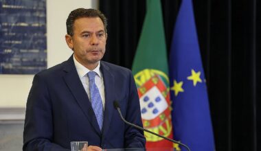 Montenegro de férias até sexta-feira é substituído por Rangel e depois por Sarmento