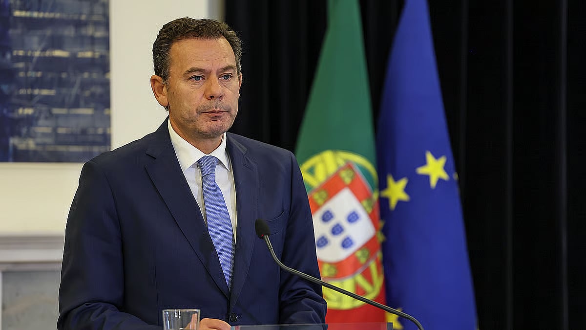 Montenegro de férias até sexta-feira é substituído por Rangel e depois por Sarmento