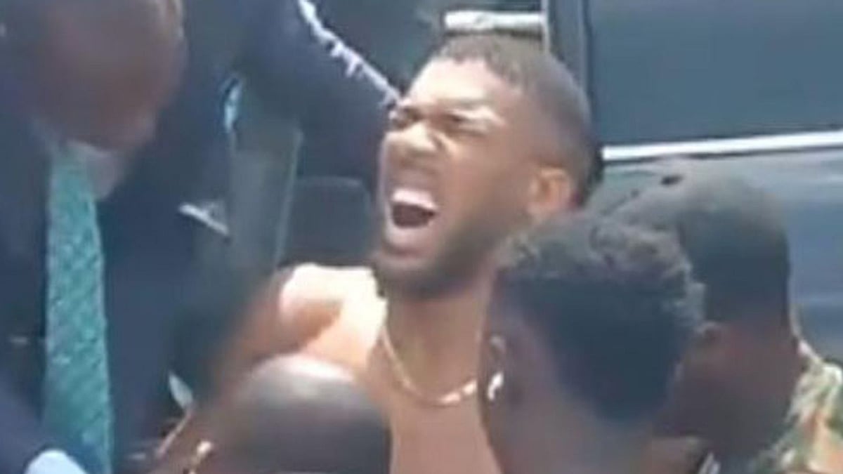 Pugilista Anthony Joshua ferido em acidente de viação na Nigéria que matou duas pessoas