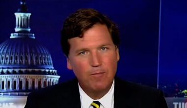 Comentador Tucker Carlson afirma que Trump declarará guerra à Venezuela esta quarta-feira
