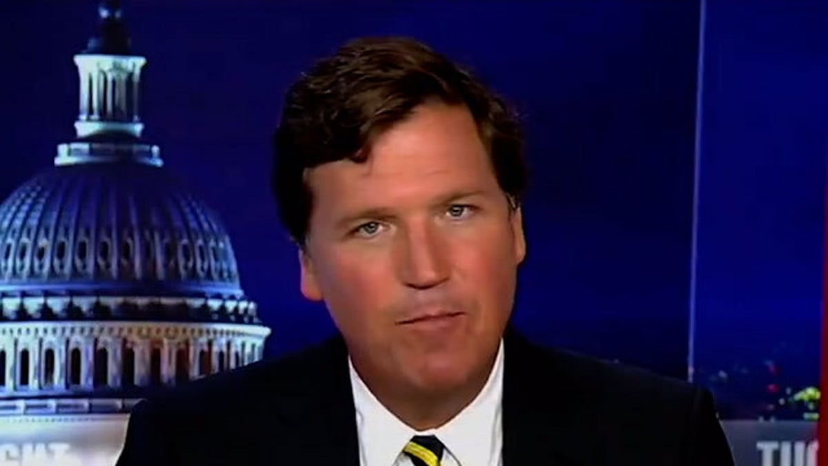 Comentador Tucker Carlson afirma que Trump declarará guerra à Venezuela esta quarta-feira