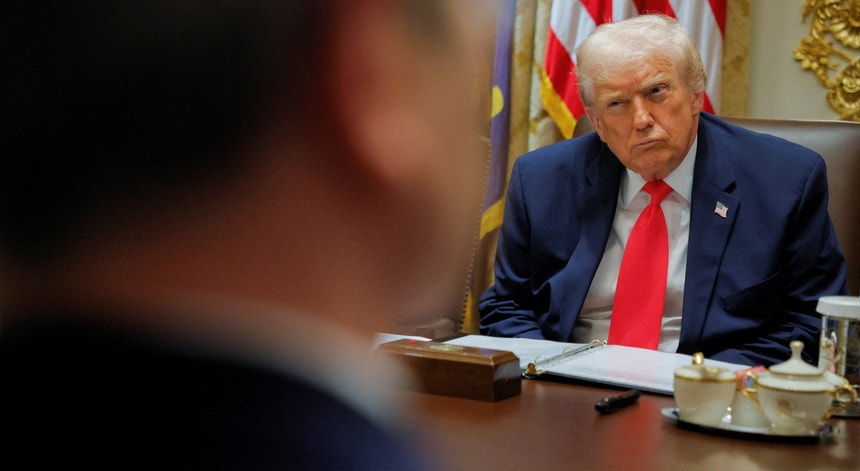 Guerra na Ucrânia é uma "confusão". Trump admite agora que conflito não é fácil de resolver