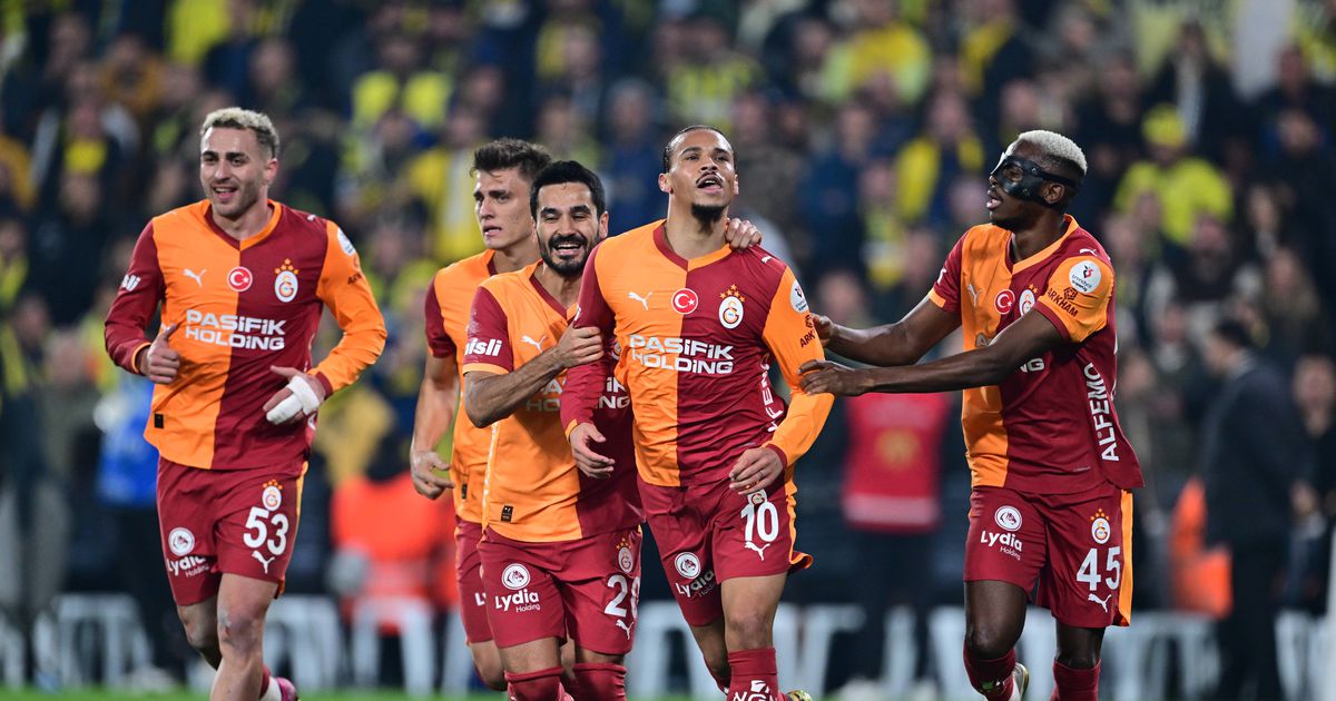 VÍDEO: jogador fica ferido nos festejos do golo do Galatasaray contra o Fenerbahçe