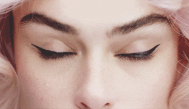 Quer saber se alguém lhe está mesmo a prestar atenção? Repare no seu pestanejar