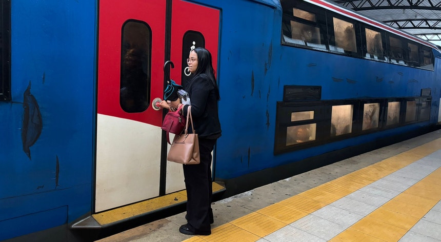 Indisposição de cinco passageiros provoca "atrasos significativos" na Fertagus