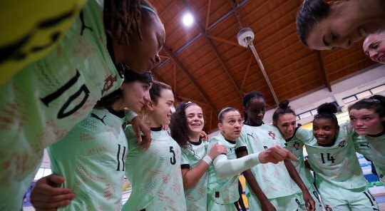 Seleção portuguesa faz história e enfrenta o Brasil na final do primeiro Mundial futsal feminino