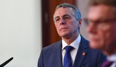 Ministro suíço dos Negócios Estrangeiros quer OSCE a monitorizar cessar-fogo entre Rússia e Ucrânia