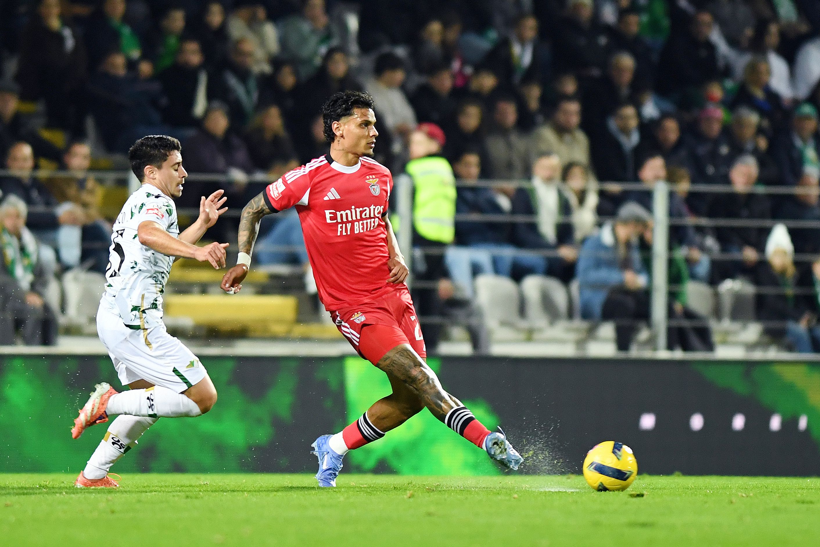 Richard Ríos em ação frente ao Moreirense - Foto: Rogério Ferreira / Kapta+