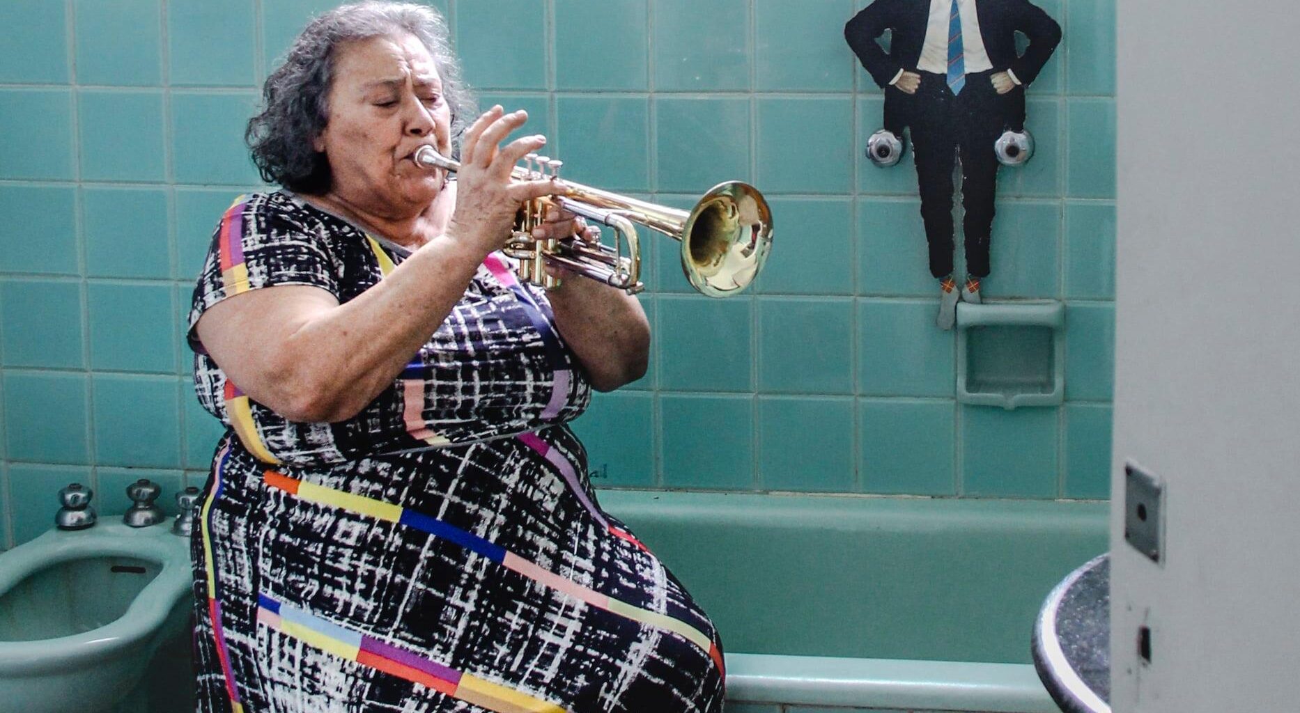 Artistas homenageiam Teuda Bara, ícone do teatro brasileiro