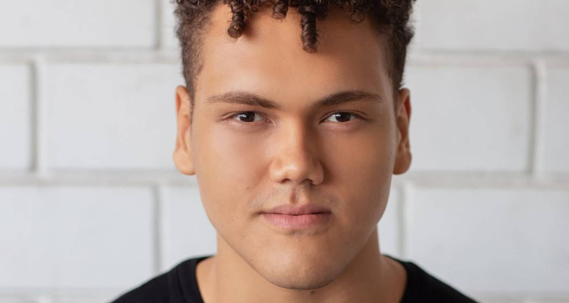 Quem era Vitor Dumont, ator que morreu durante espetáculo em SP