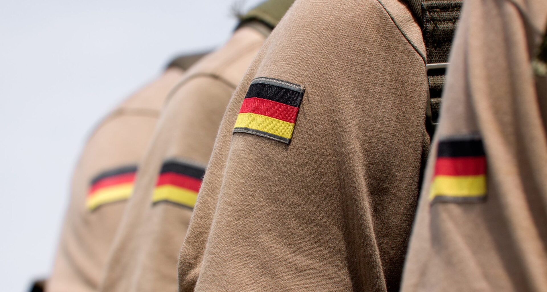 Camião abandonado durante a noite leva ao roubo de milhares de munições do Exército alemão