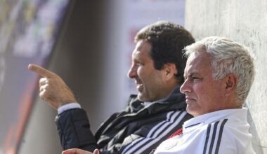 José Mourinho (e não só) a ver o jogo dos sub-23 do Benfica