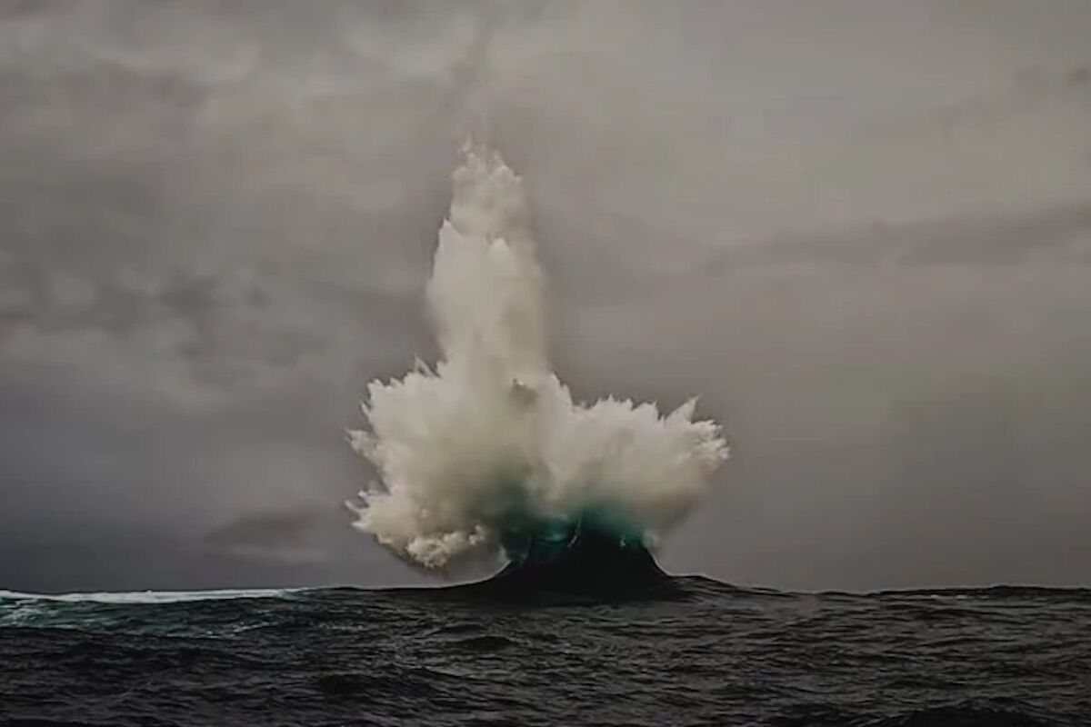 Vídeo apanha em flagrante "a onda mais louca do planeta"