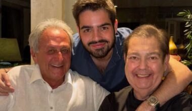 Faustão aparece em foto rara com a família na noite de Natal e filho brinca: 'Maior privilégio'