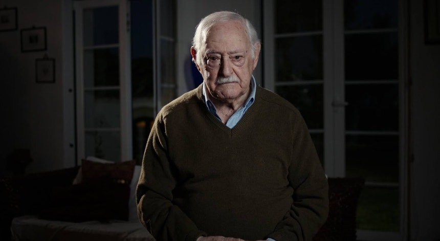 Ruy de Carvalho internado devido a AVC mas em situação estável