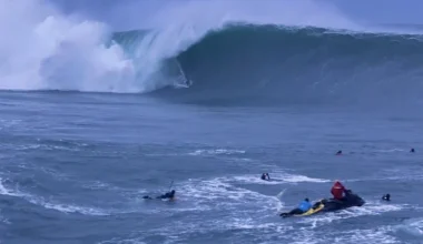 Mullaghmore, na Irlanda, debita as maiores ondas dos últimos 5 anos
