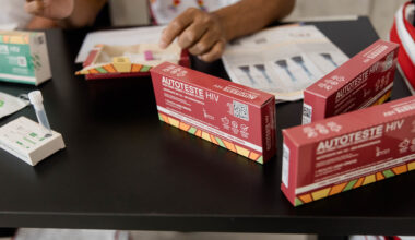 Dezembro Vermelho: pesquisas de cura do HIV avançam em universidade pública paulista - Assembleia Legislativa do Estado de São Paulo