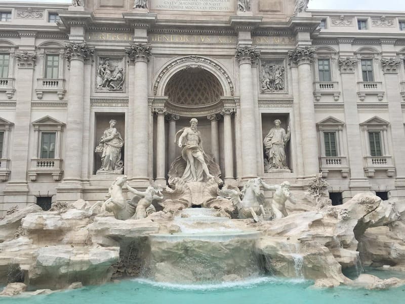Roma vai cobrar dois euros para visitar a famosa Fontana di Trevi