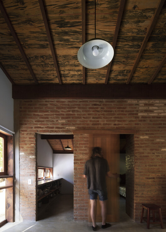 Entre o sítio e o ofício: quatro projetos de messina | rivas em Cunha - Imagem 6 de 14