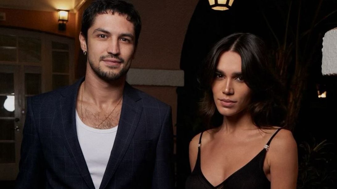 Gabriel Leone e a esposa, Carla Salle