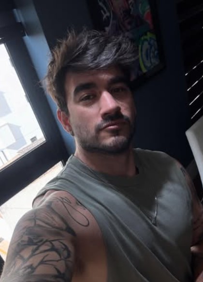 Guilherme Napolitano, do "BBB 20", ostenta uma vida de luxo nas redes sociais. Sexto eliminado, ele contou que já juntou mais de um milhão e que é "mão de vaca" assumido — Foto: reprodução