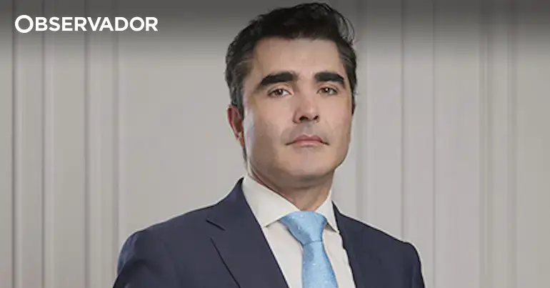 Abuso de menores. Adjunto de antiga ministra detido – Observador