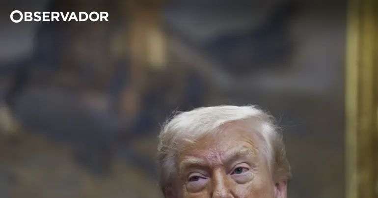 Trump diz a crianças que não deixará entrar "mau Pai Natal" – Observador