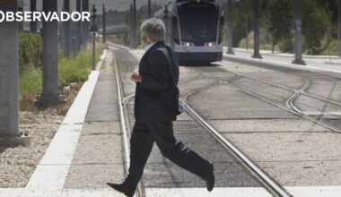 Um morto em atropelamento no metro em Almada – Observador