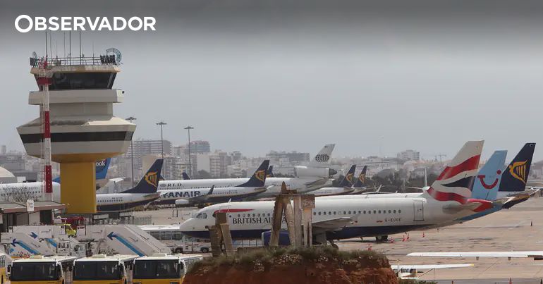 Avião com destino às Canárias aterra de emergência em Faro – Observador