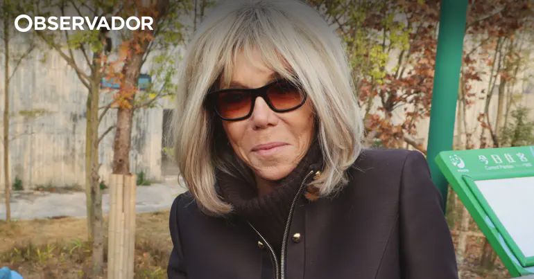 "Cabras nojentas". Brigitte Macron insulta feministas – Observador