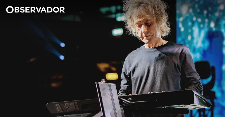 Morreu Perry Bamonte, guitarrista e teclista dos The Cure – Observador