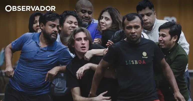 Marco Martins leva a Rua do Benformoso ao centro do palco – Observador