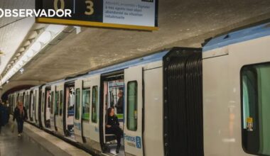 Três mulheres feridas em ataque com faca no metro de Paris – Observador