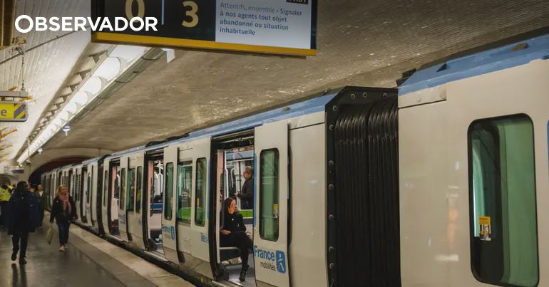 Três mulheres feridas em ataque com faca no metro de Paris – Observador