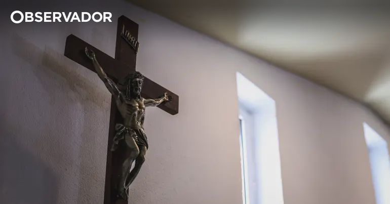 Padre galego entre os mais procurados da Europol – Observador