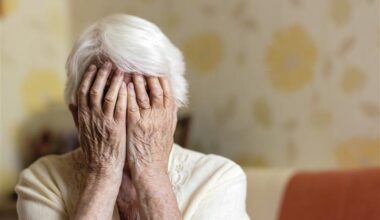 Idosa com quase 90 anos detida por burla. Enganou lojas de compra e venda de ouro por todo o pa&iacute;s