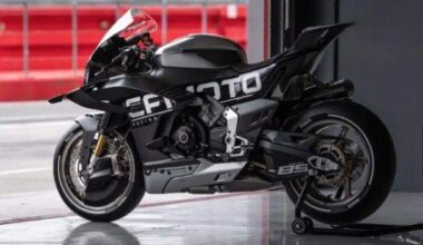 imagem CFMoto V4 SR-RR