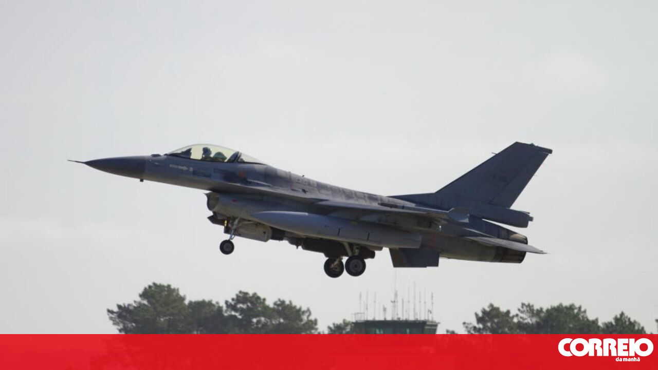 Força Aérea vai desejar feliz Ano Novo pelos céus de Portugal Continental - Sociedade