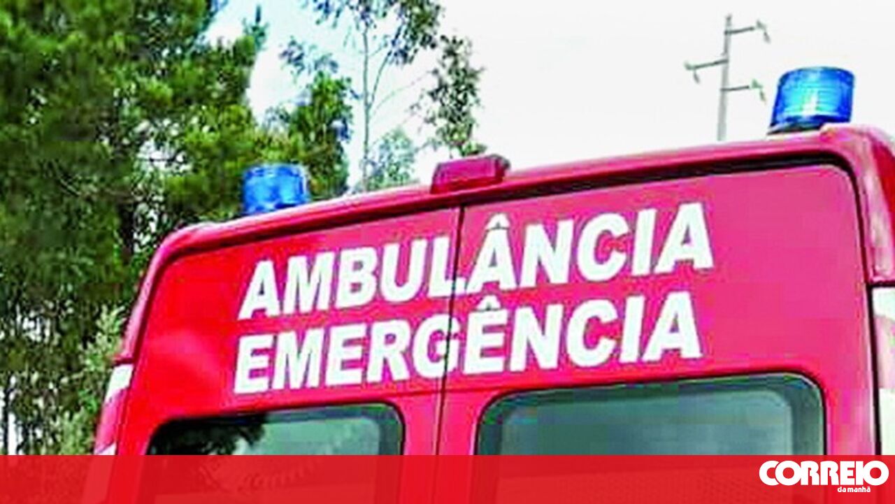 Um morto e quatro feridos após despiste de carro na EN255-1 em Moura - Portugal