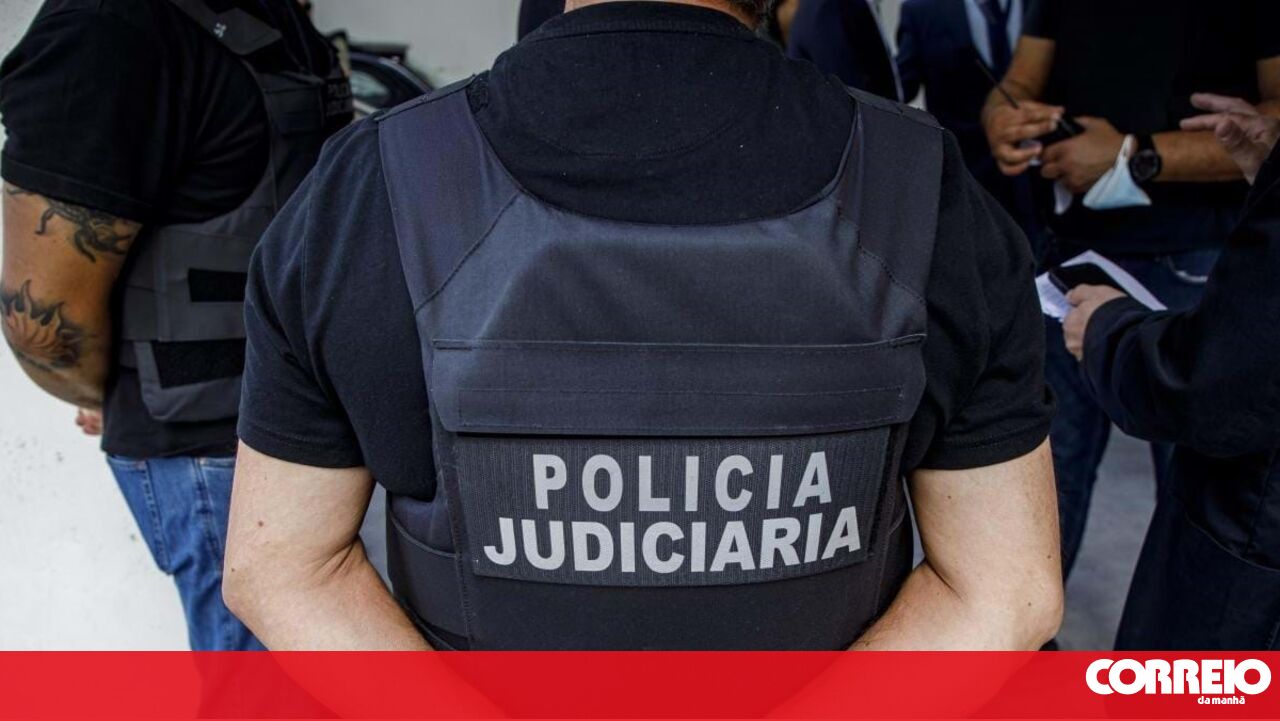Prisão preventiva para jovem alemão suspeito de matar a família em Cabo Verde. Foi detido em Lisboa - Portugal