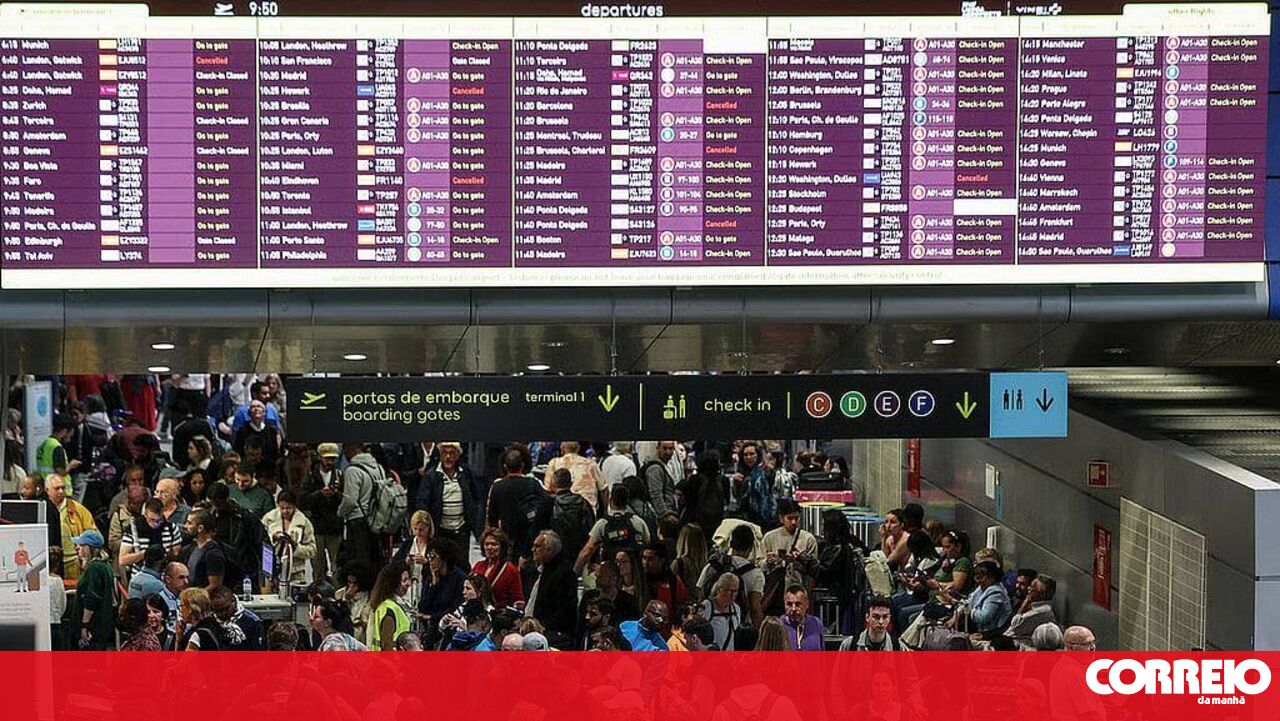 Sistema europeu de controlo de fronteiras suspenso por três meses no aeroporto de Lisboa - Sociedade