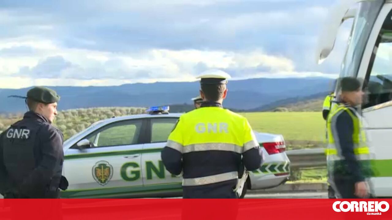 Condutor de 89 anos apanhado em contramão na A4 - Portugal