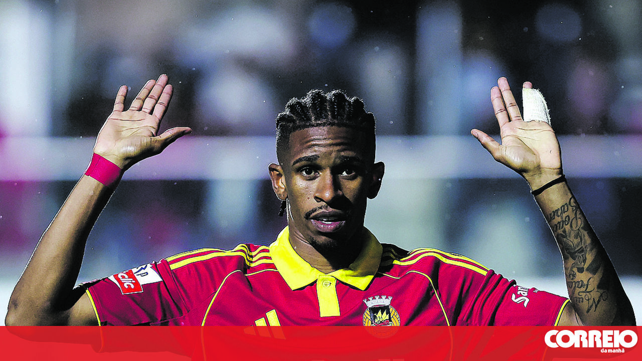 André Luiz é reforço no Benfica e as compras vão continuar - Futebol