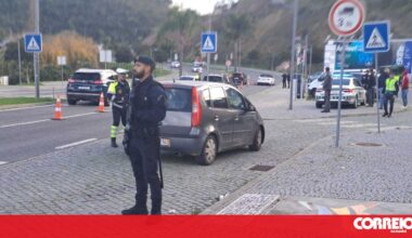 GNR controla entradas em Albufeira e apanha condutor a fumar canábis enquanto conduzia - Portugal