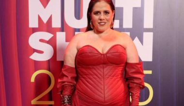 Tati Machado reage a críticas por look em prêmio: 'Nem sempre é fácil'