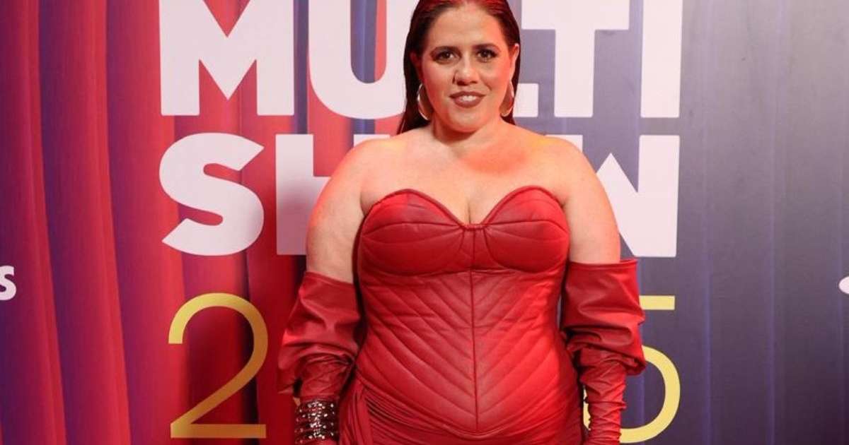 Tati Machado reage a críticas por look em prêmio: 'Nem sempre é fácil'