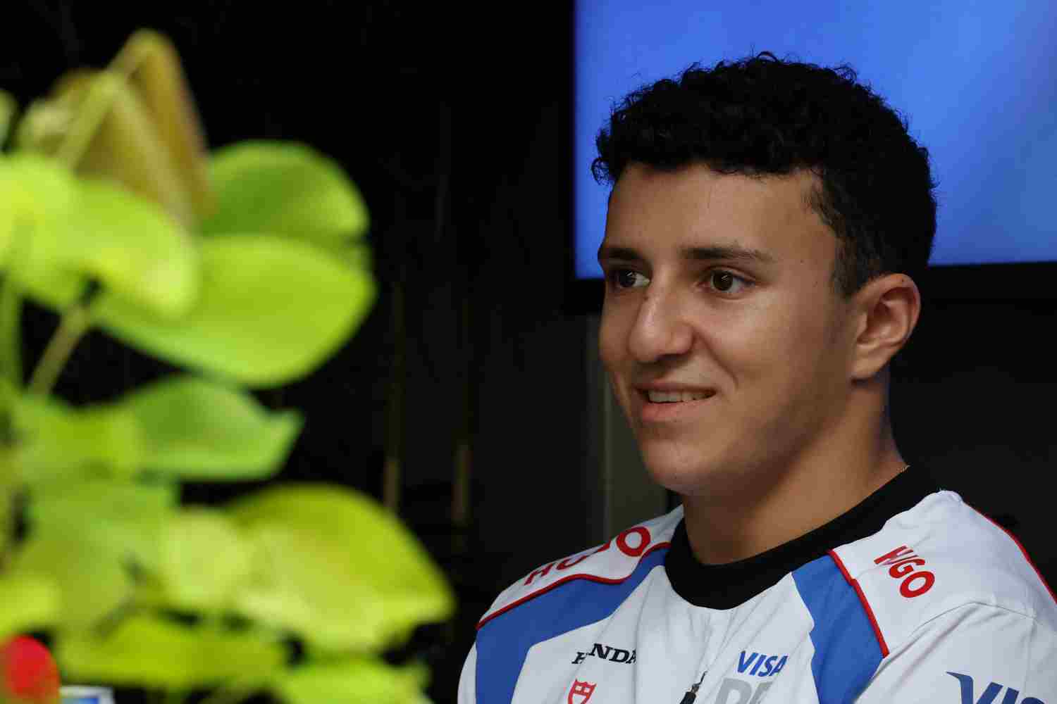 F1: Isack Hadjar junta-se a Max Verstappen em 2026, Yuki Tsunoda será piloto de reserva