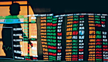 Bolsa de Lisboa abre no vermelho com Semapa a liderar as perdas