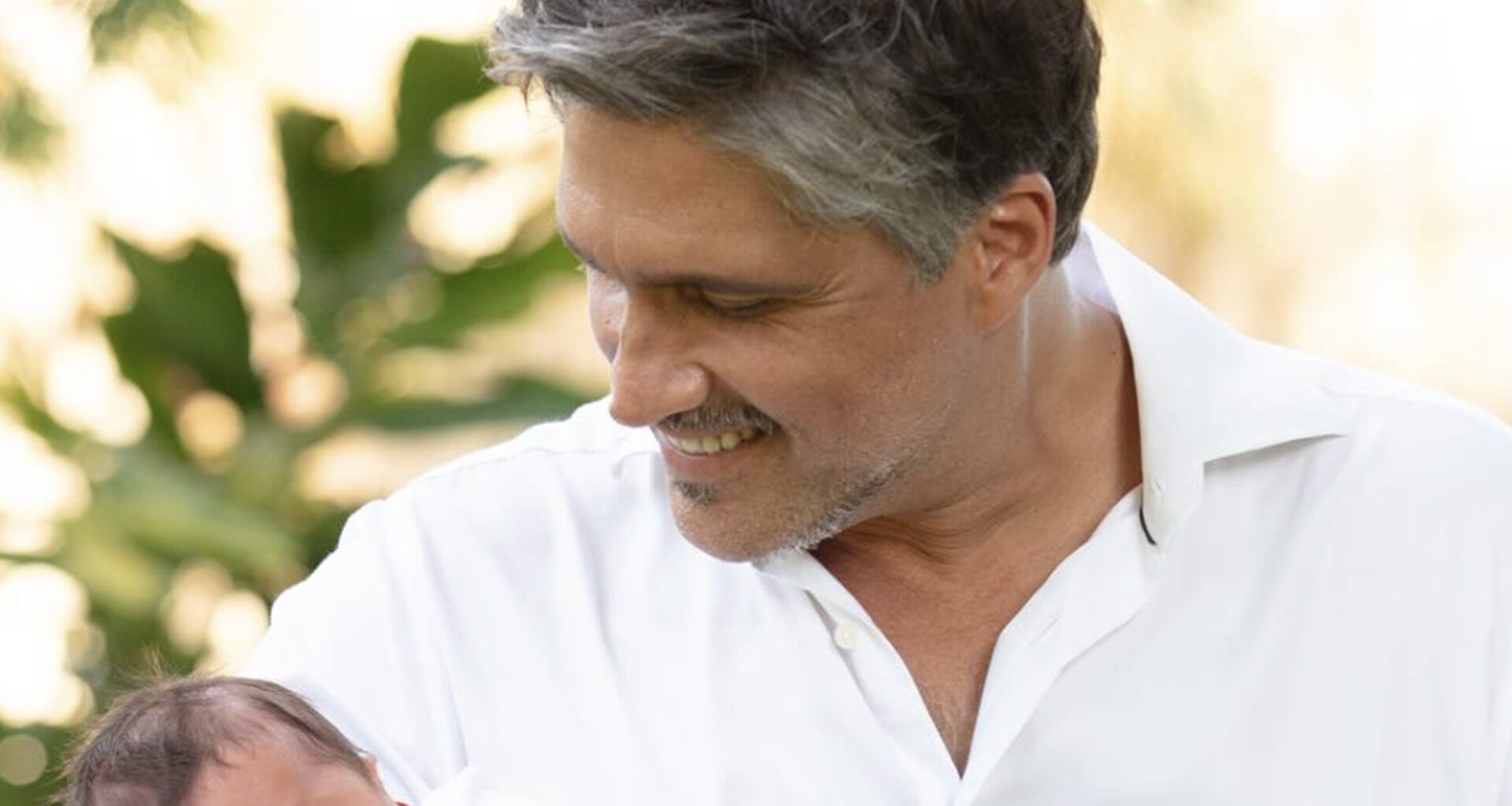 Leo Chaves apresenta o filho Vicente - Foto: Reprodução / Instagram